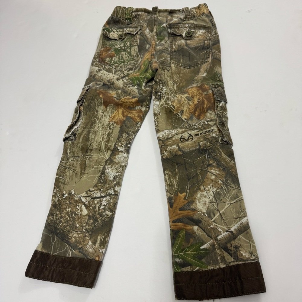 Realtree camouflage cargo pants. Boys size 6/7